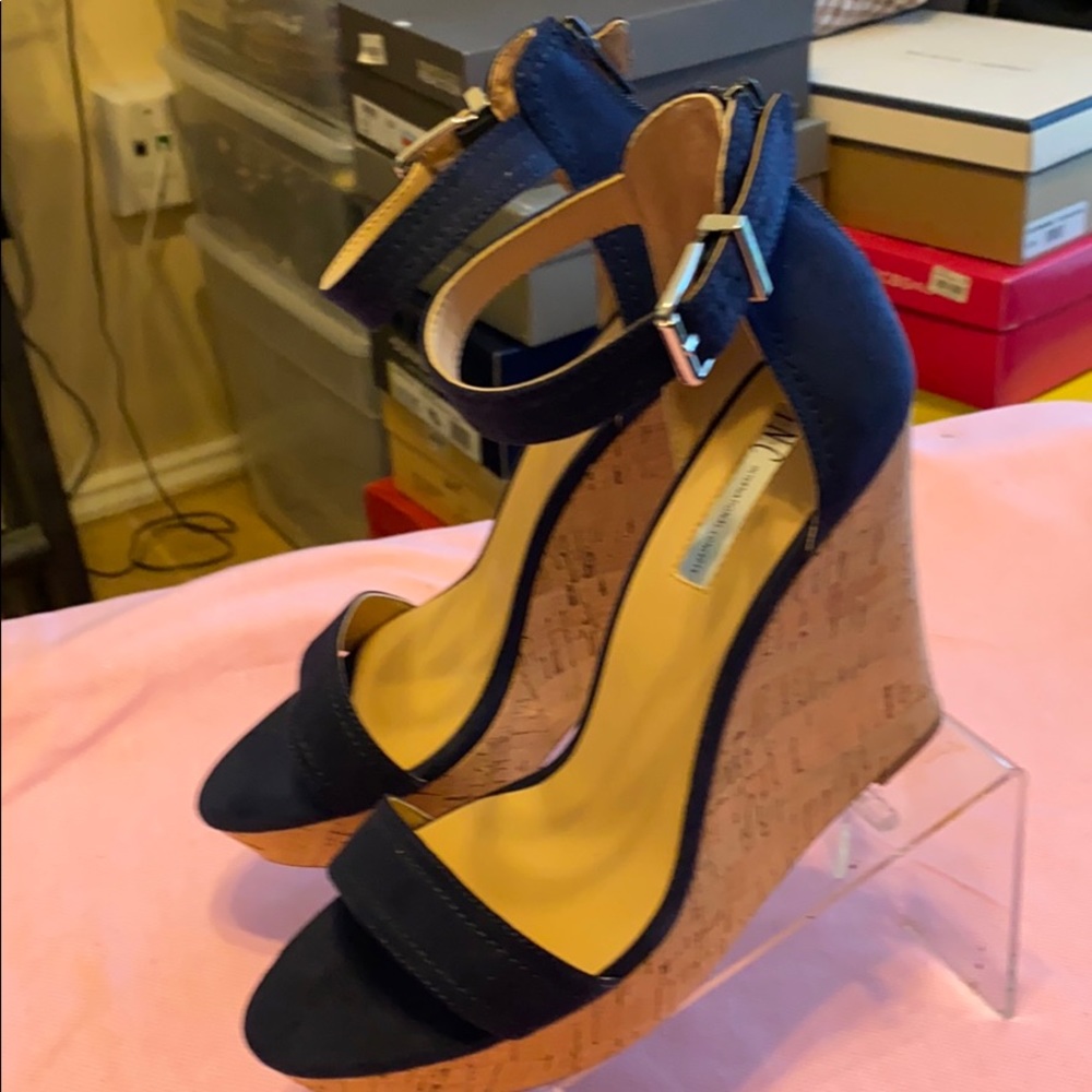 Ladies shoes